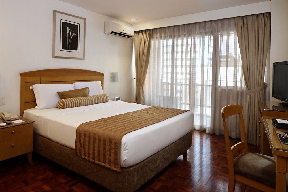Manila Lotus Hotel Exterior photo