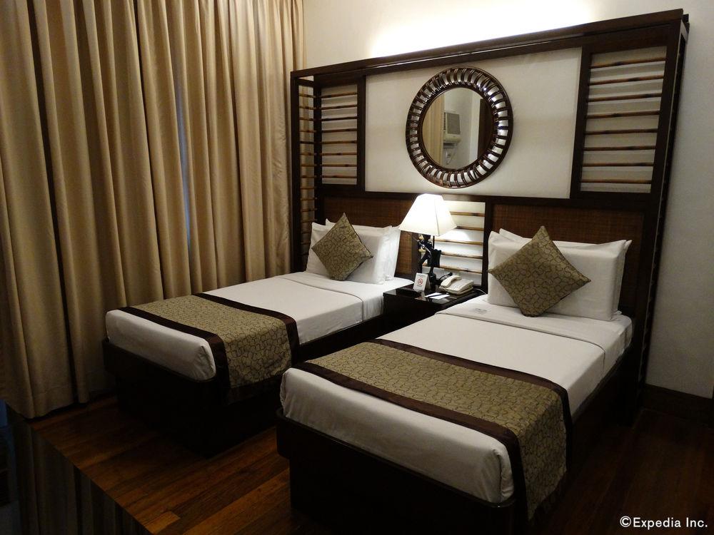 Manila Lotus Hotel Exterior photo