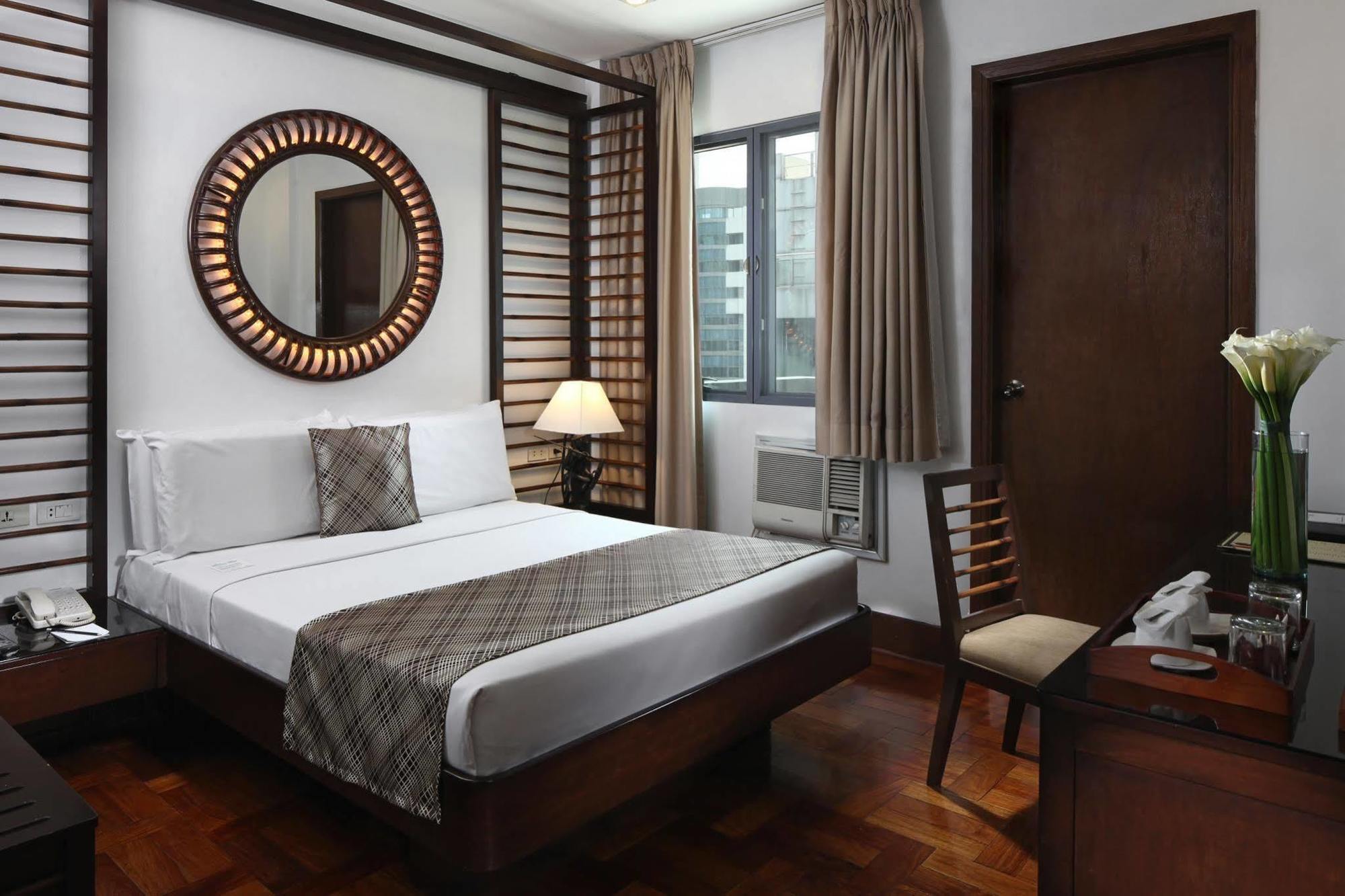 Manila Lotus Hotel Exterior photo